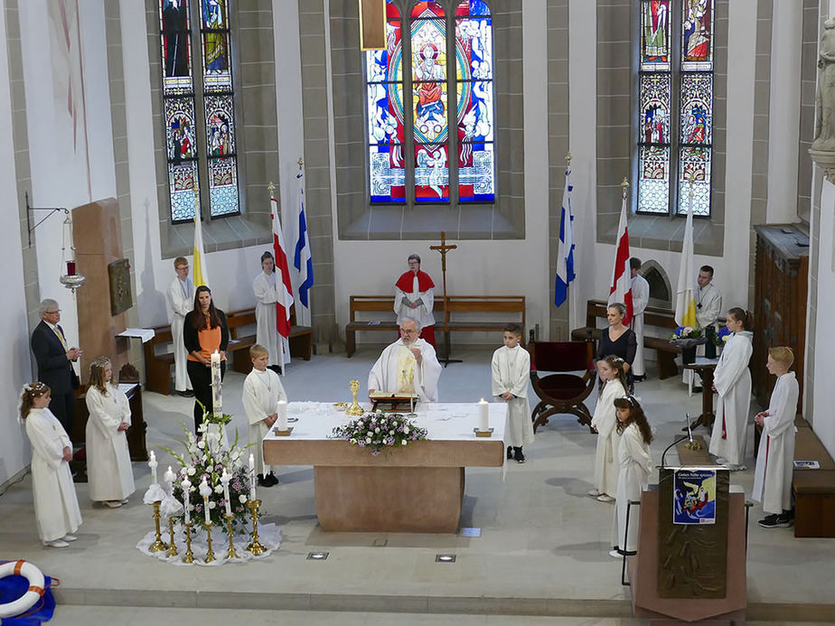 Feier der 1. Heiligen Kommunion in Sankt Crescentius (Foto: Karl-Franz Thiede)